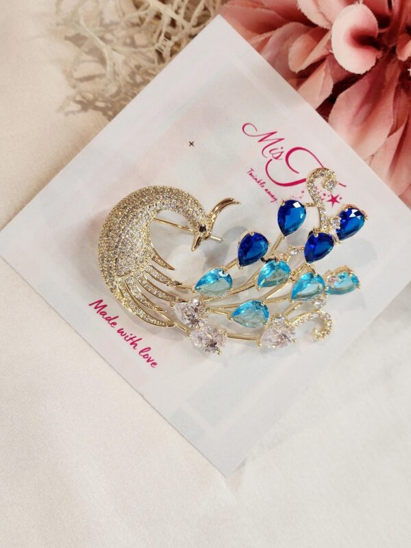 Peacock Swirl Shaded Blue Brooch