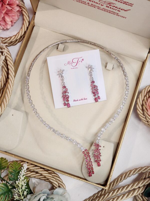 Choker set
