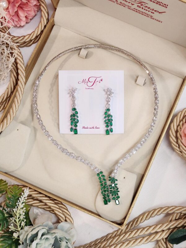 Choker set