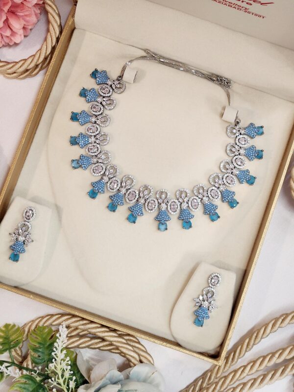 Choker set