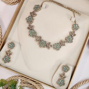 Choker set