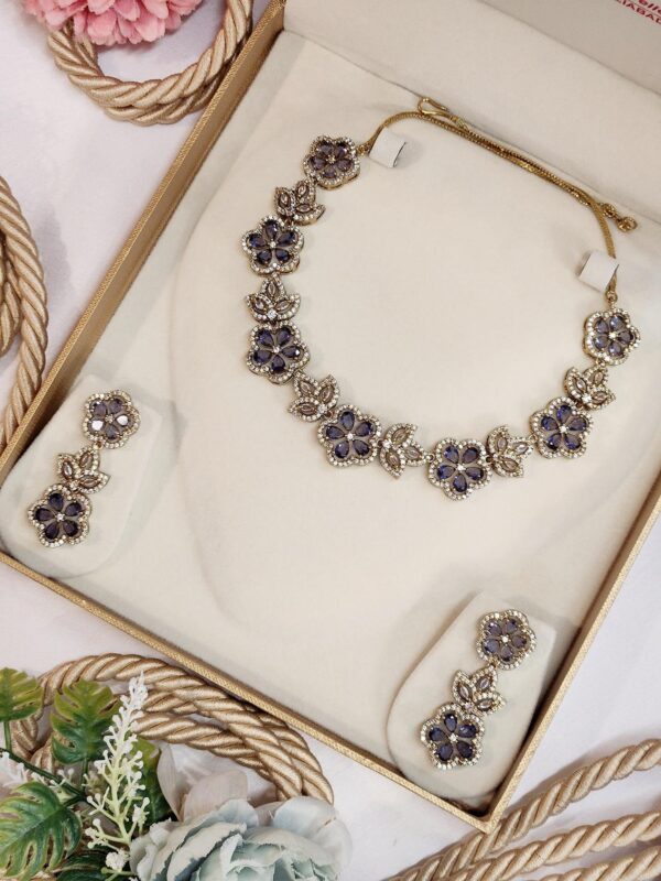 Choker set