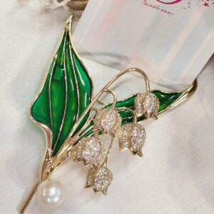 Elite Classic Emerald Brooch
