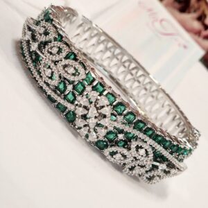 Global Fashion Emerald Platinum Finish Bracelet