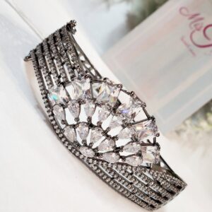 Noor Luxe Solitaire kada - Black Rhodium Finish