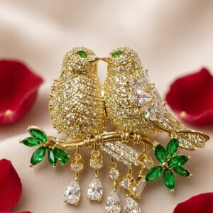 The Amour Lovebirds Emerald And Pavè Brooch-Gold Finish